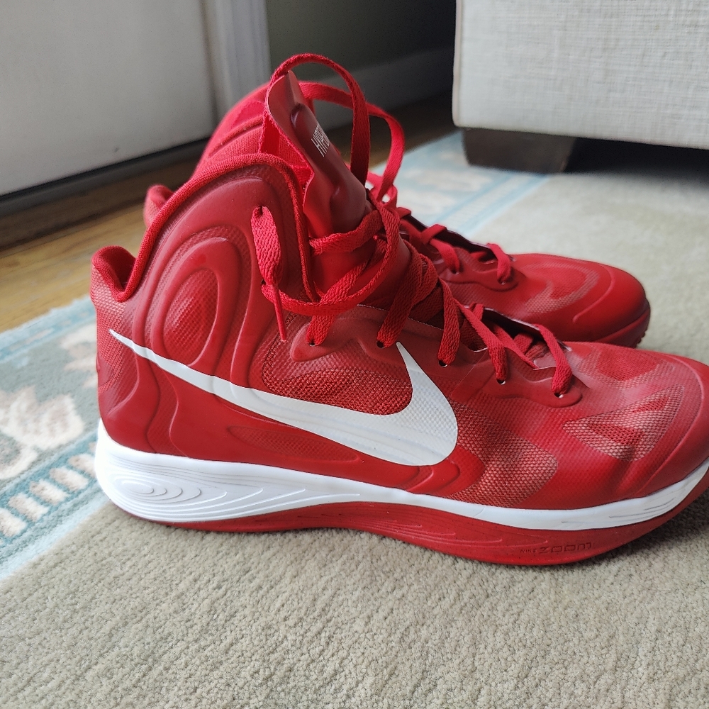 Men's Nike Hyperfuse Size 13